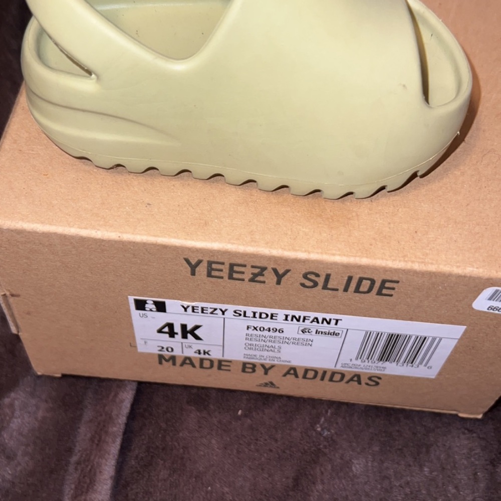 Toddler Yeezy slides